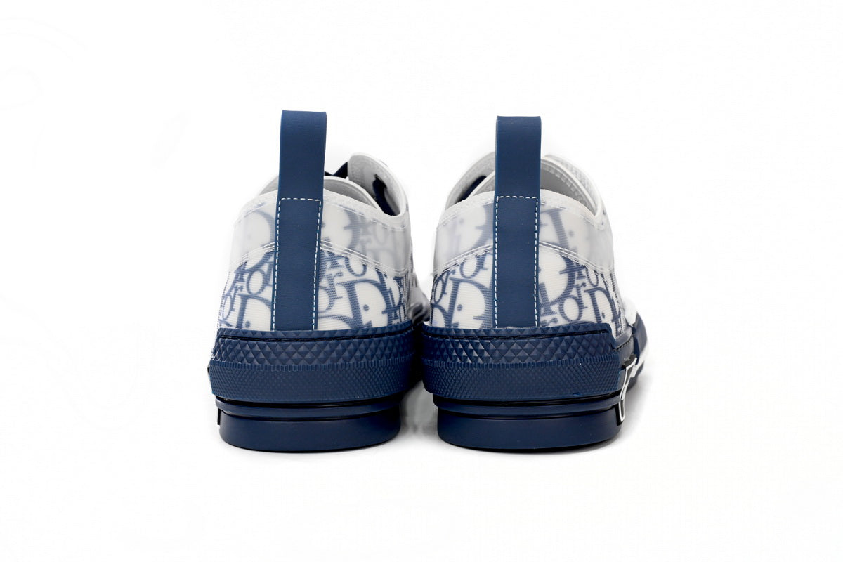 D Sneakaers stylish