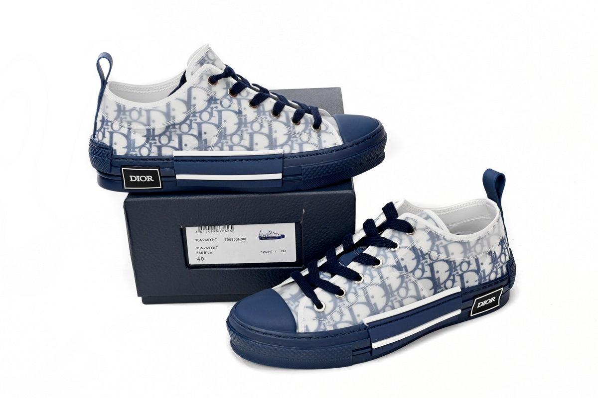 D Sneakaers stylish