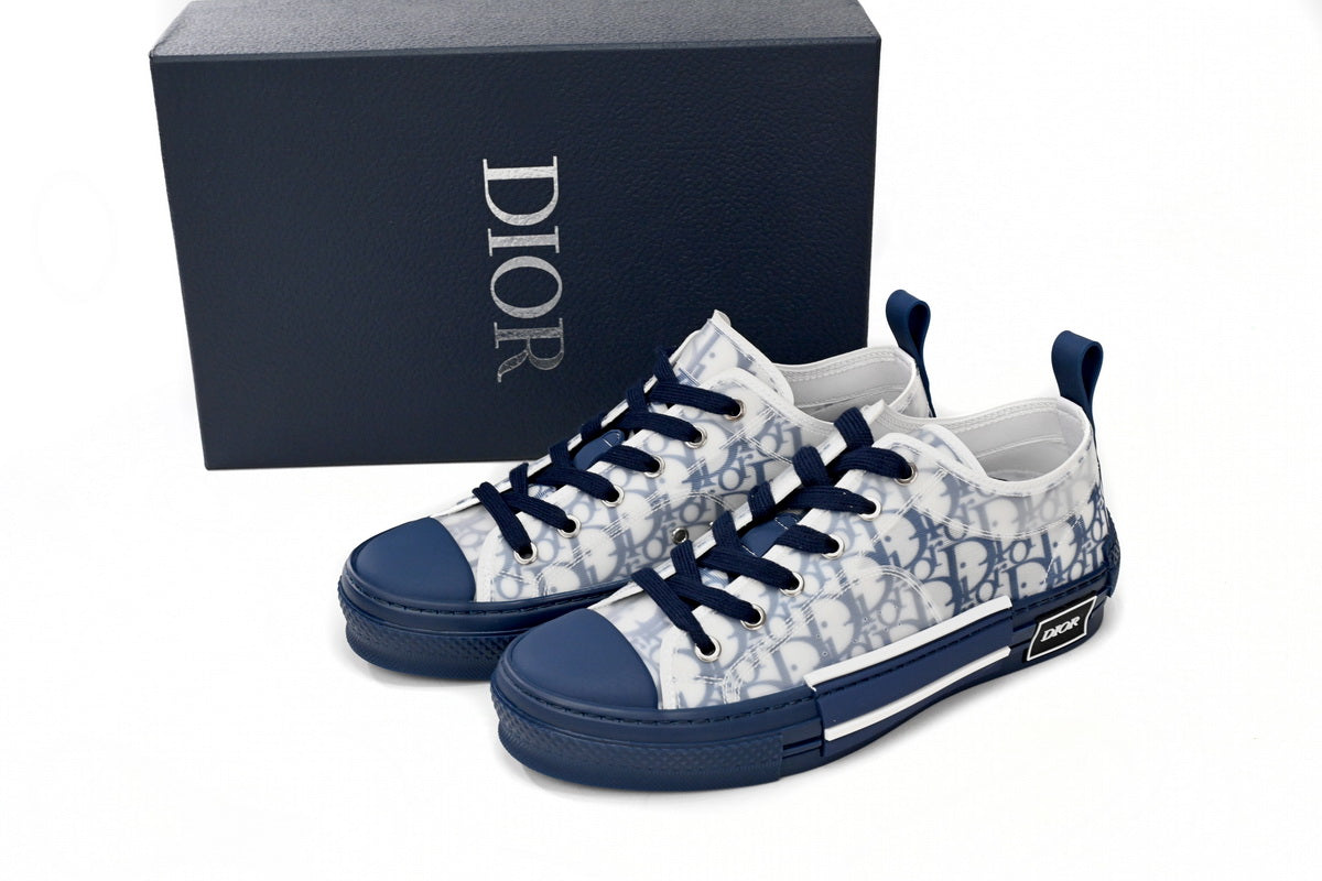 D Sneakaers stylish