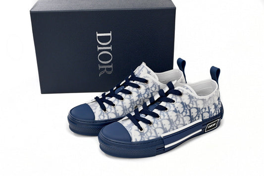 D Sneakaers stylish
