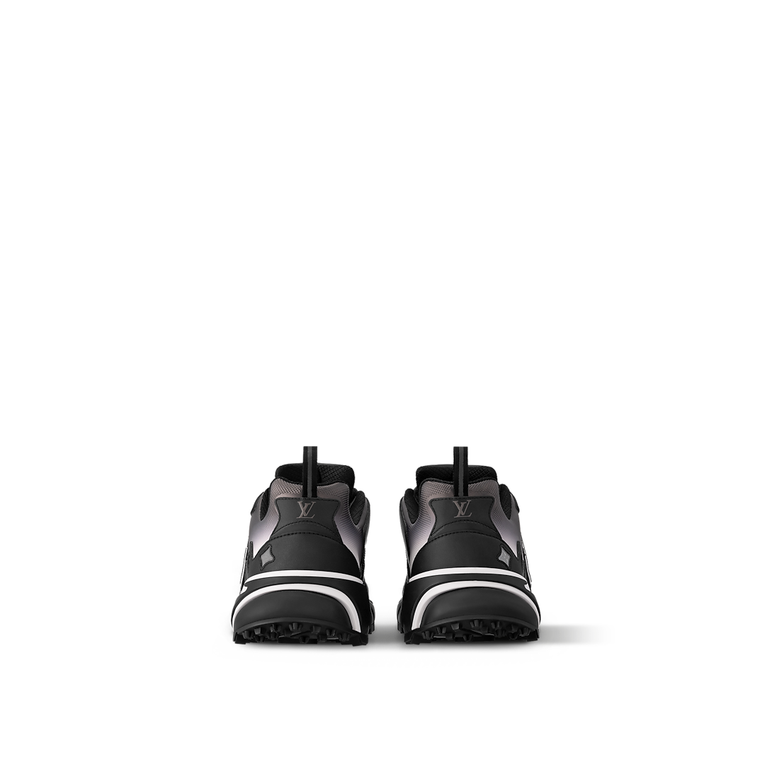 L Sneakers