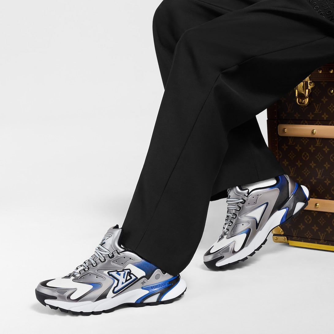 L Sneakers