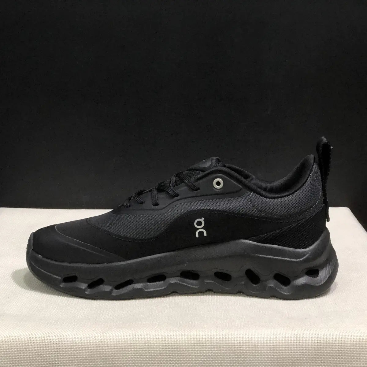OC Sneakers