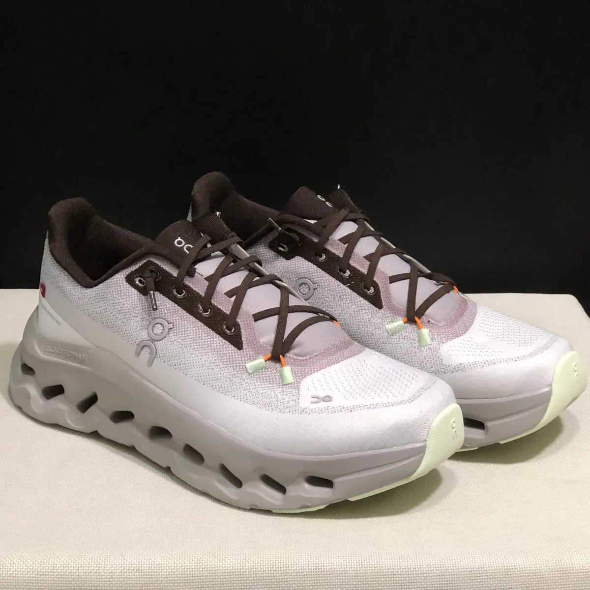 OC Sneakers