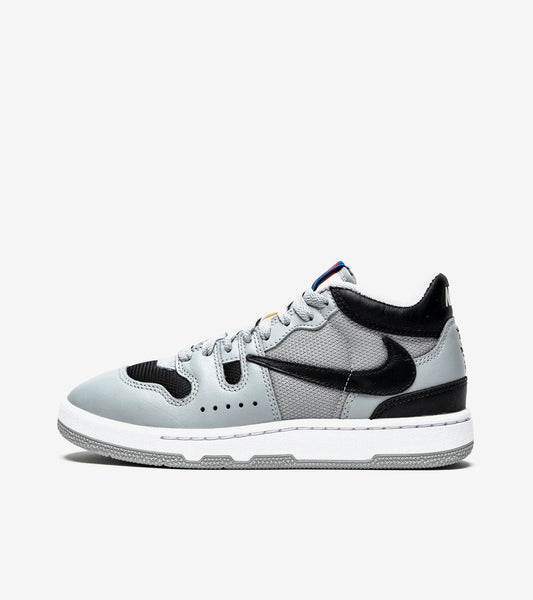 N Sneakers