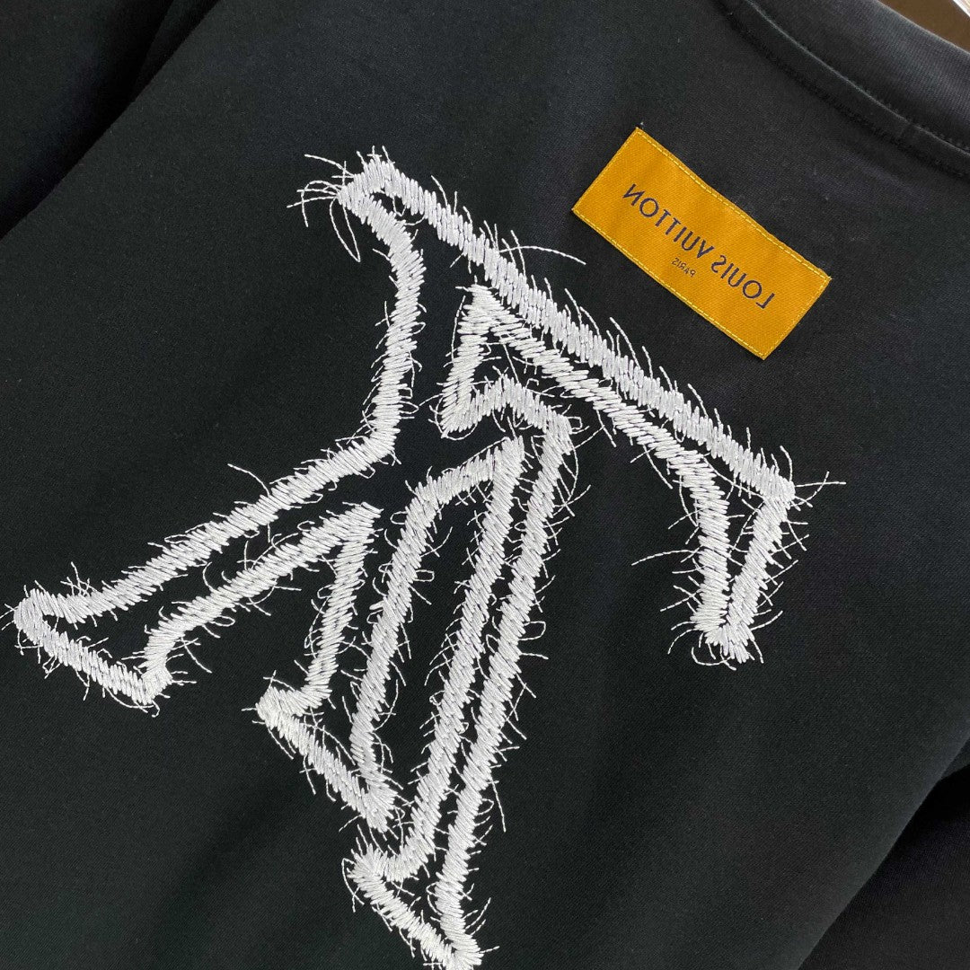 L t-shirt