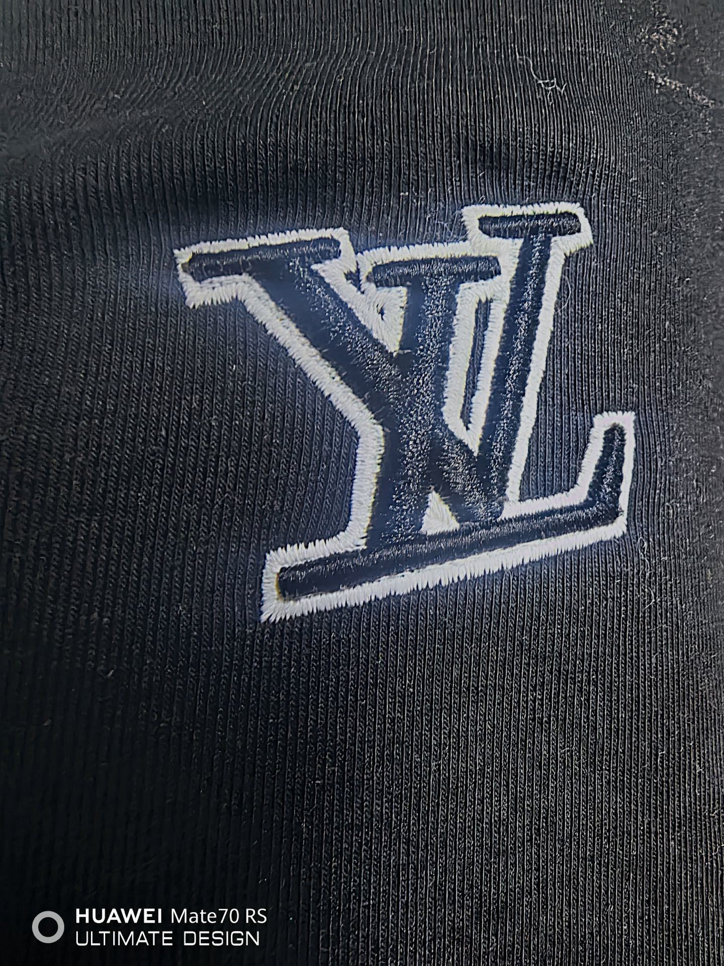 L hoodie