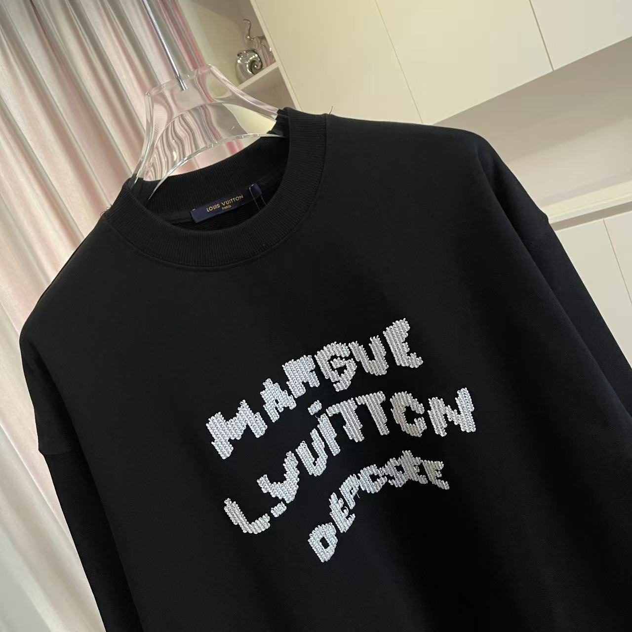 L hoodie