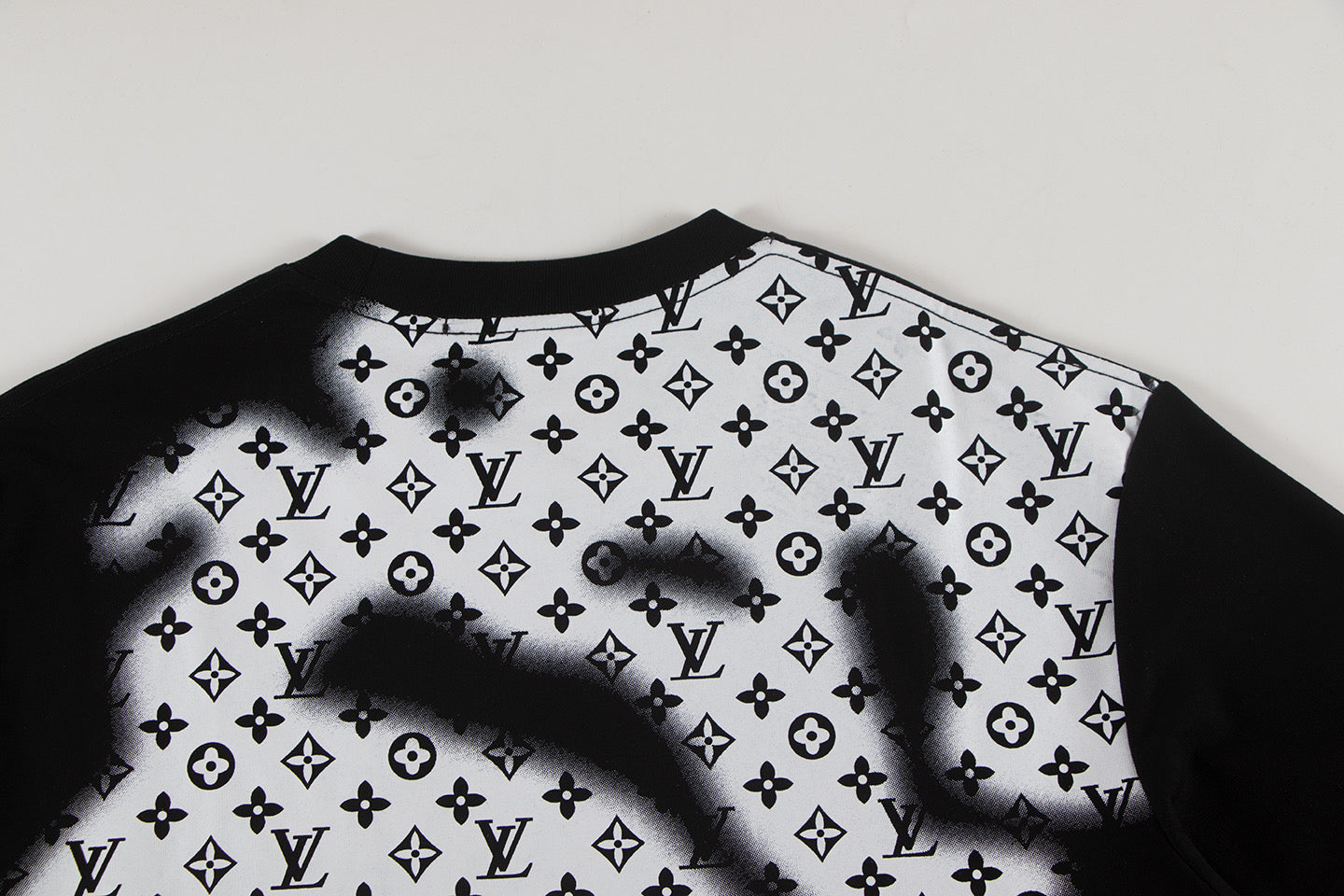 L t-shirt