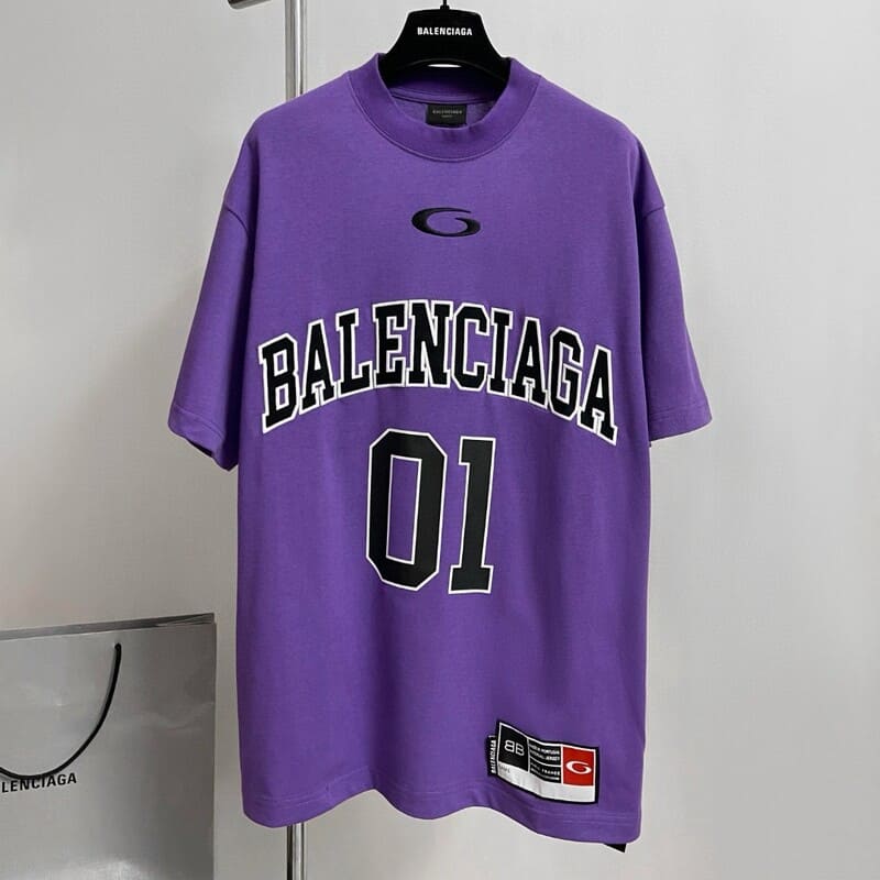 B T-shirt
