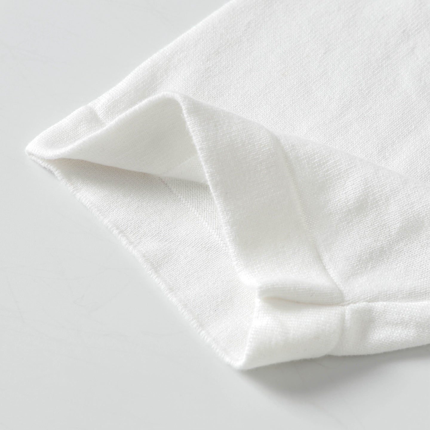 L t-shirt