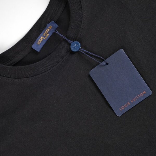 L t-shirt