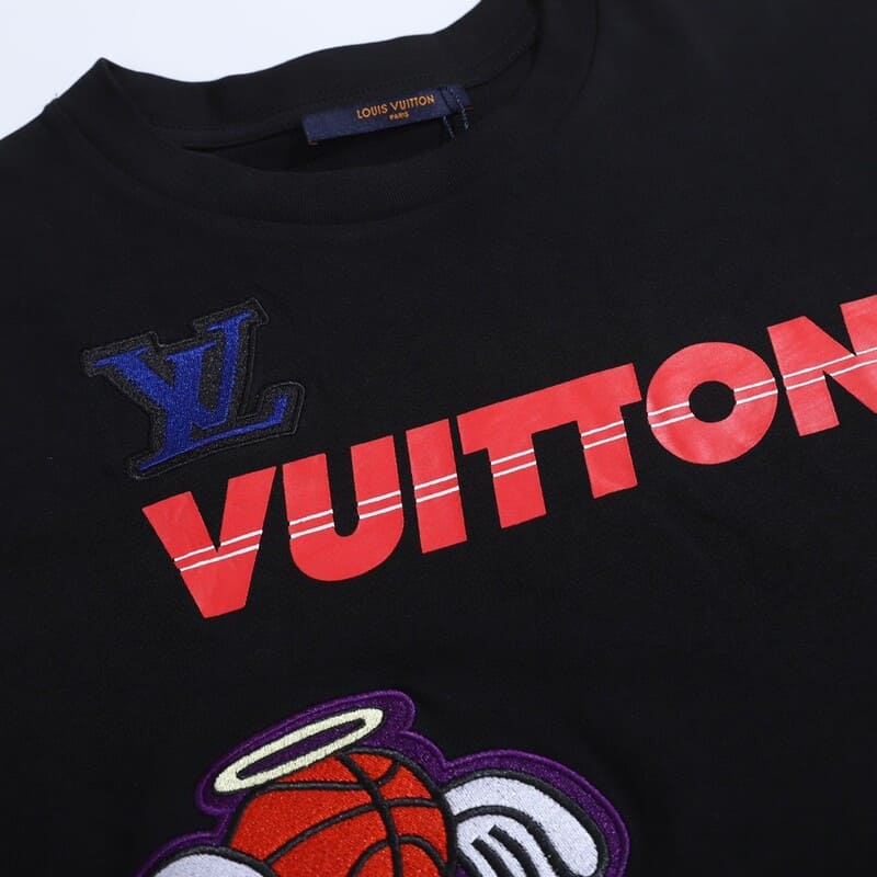 L t-shirt