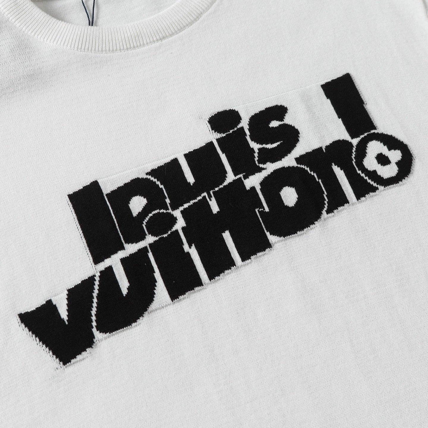 L t-shirt