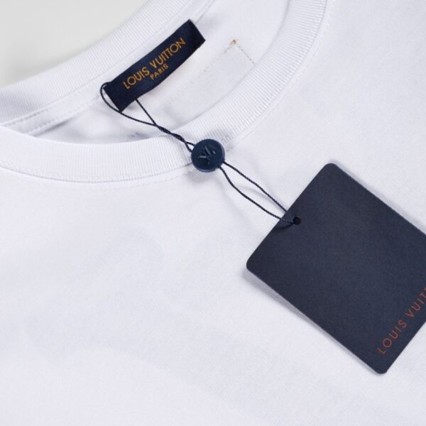 L t-shirt