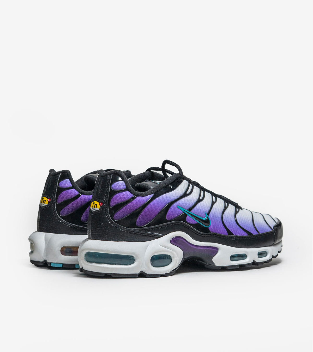 N Sneakers
