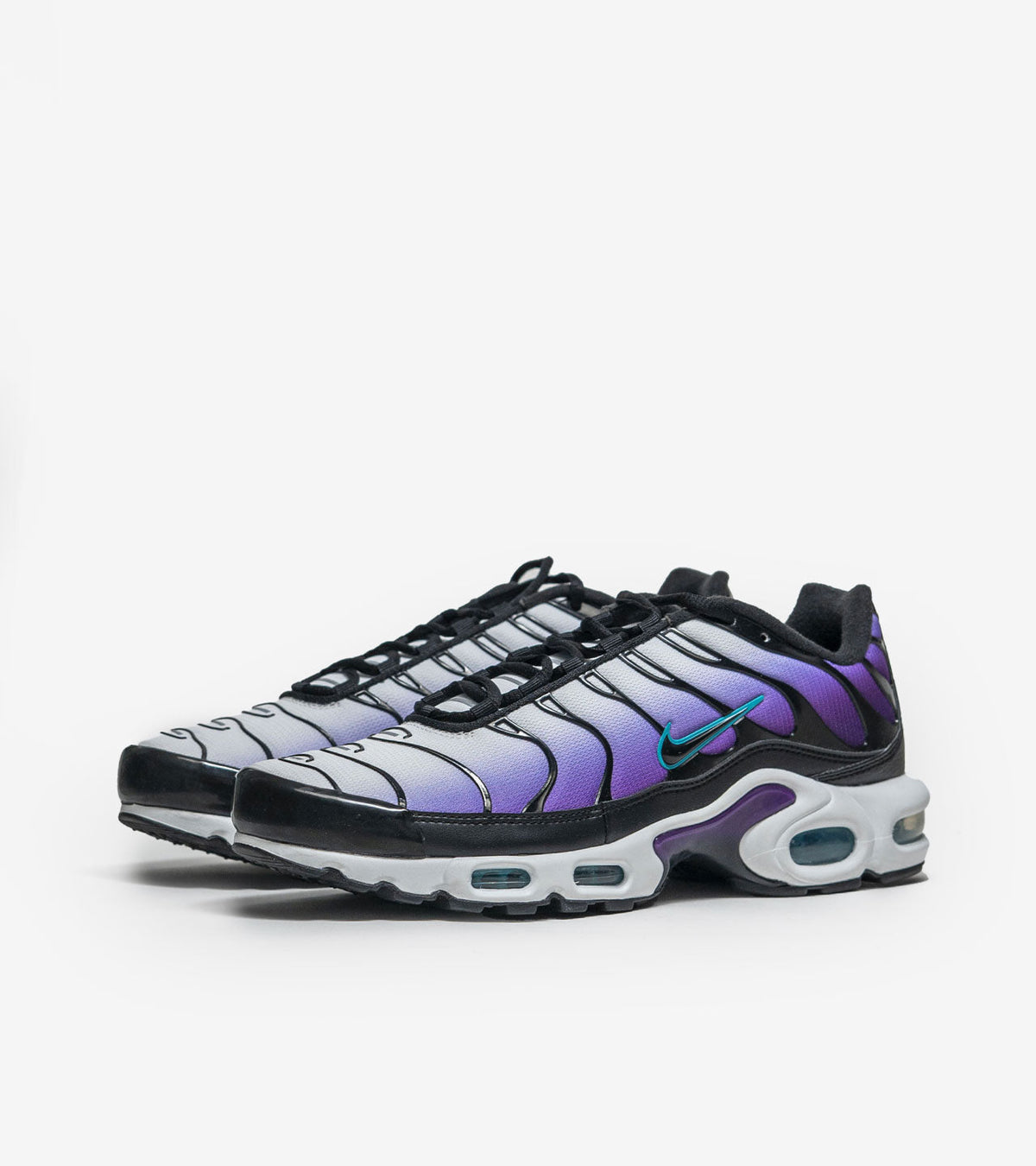 N Sneakers