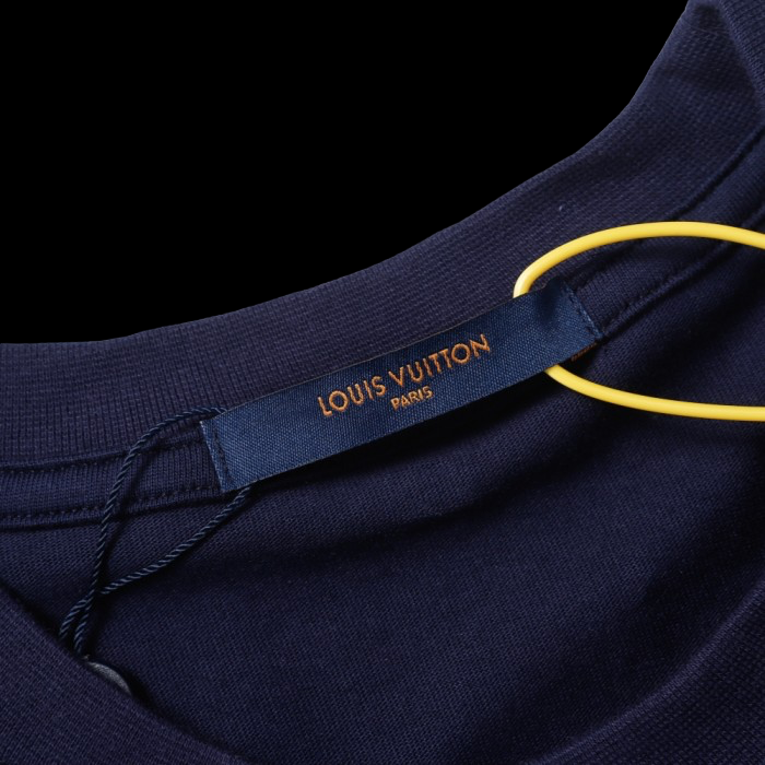 L t-shirt