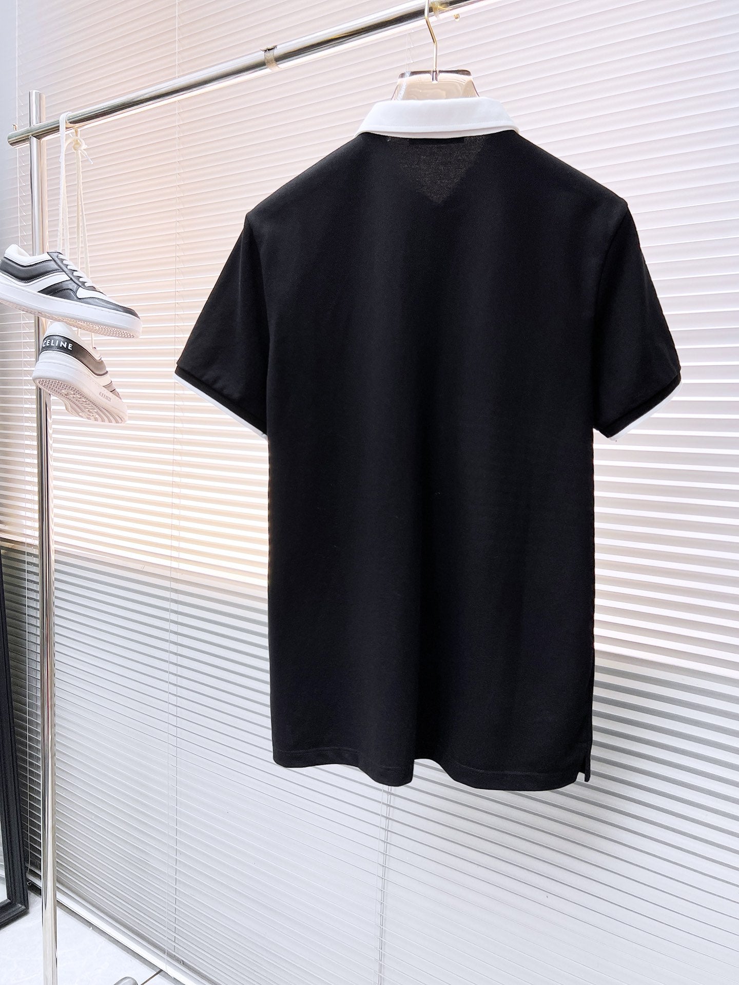 L t-shirt
