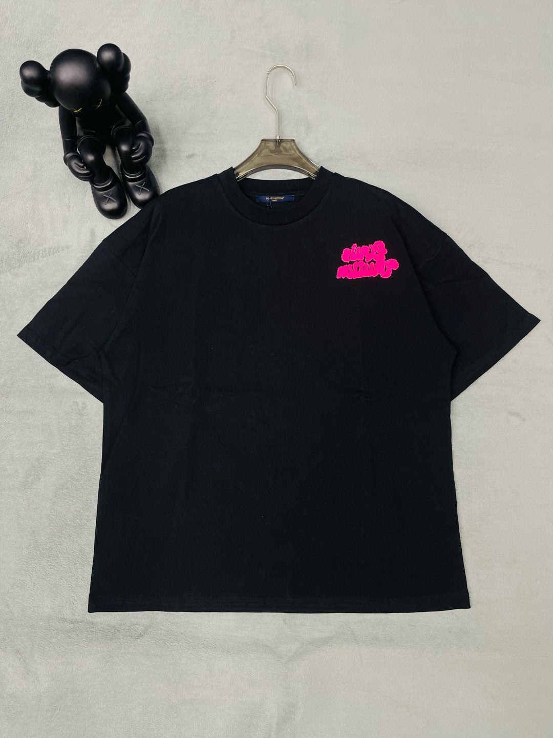 L t-shirt