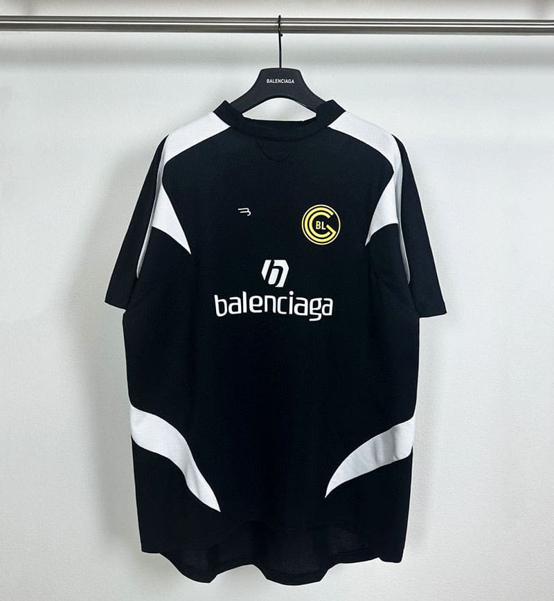 B T-shirt