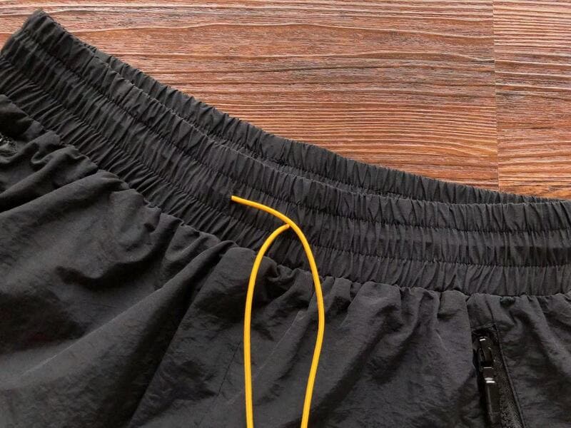 R Shorts 'Black'