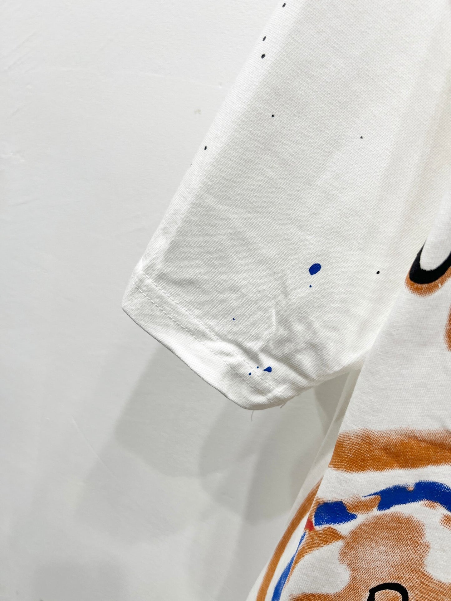 L t-shirt