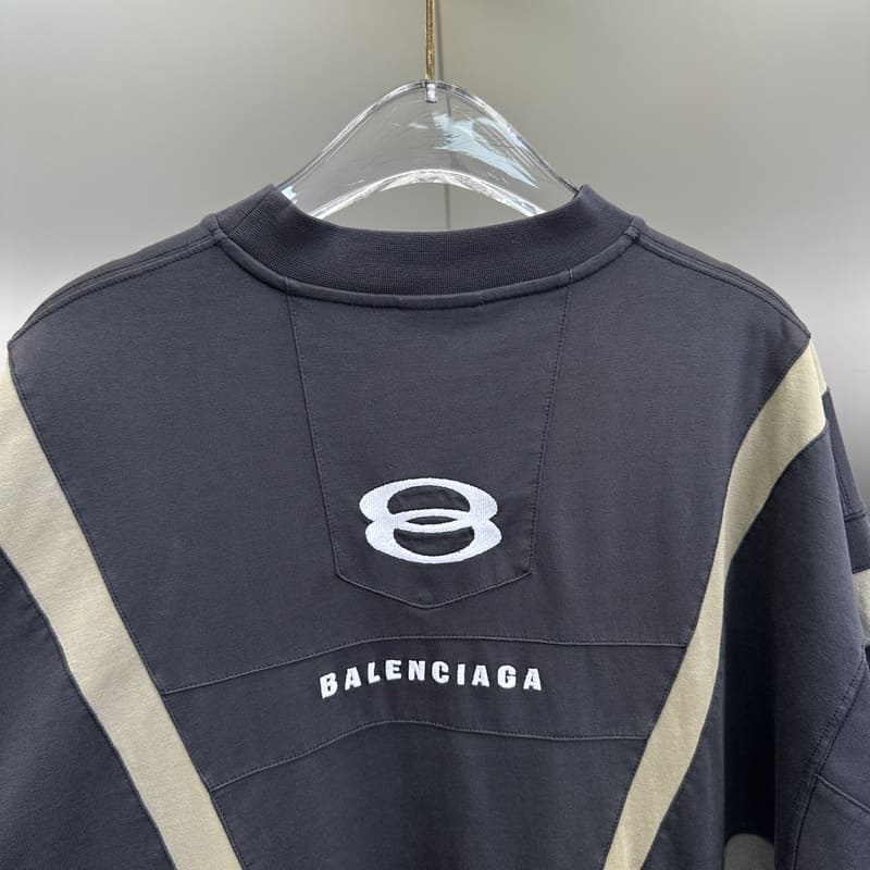 B T-shirt