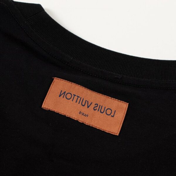 L t-shirt
