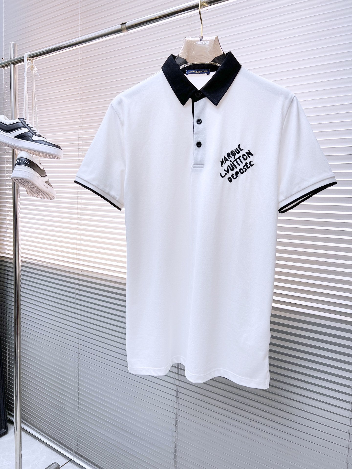 L t-shirt